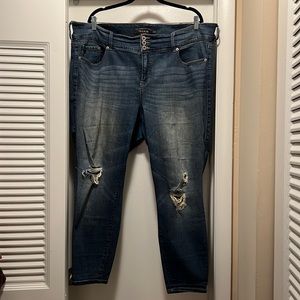 LAST CHANCE Torrid ripped jeggings
